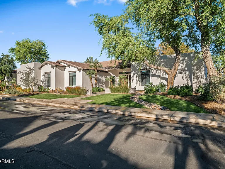 11785 N 83rd Pl — Photo 1