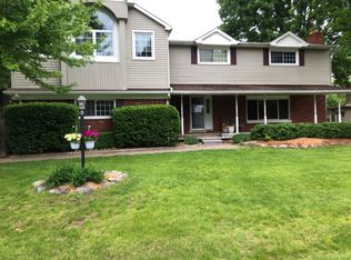 6211 Westmoor Dr, Shelby Township, MI 48316