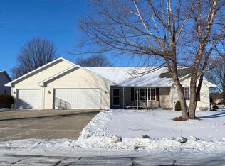 1710 Emerald Dr, Green Bay, WI 54311