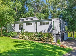 2131 Sheridan Hills Rd, Wayzata, MN 55391