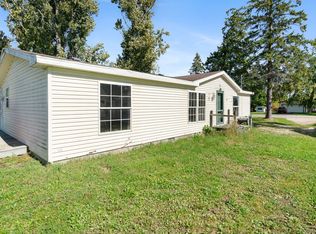 207 N Western Ave, Cheboygan, MI 49721