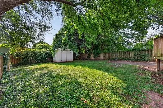 1306 Graham St — Photo 2