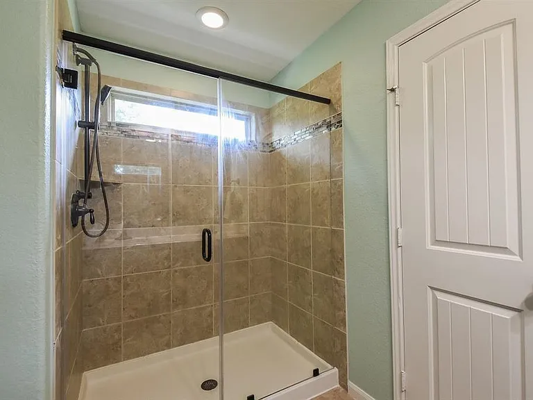 7002 Edwanna Ln — Photo 12