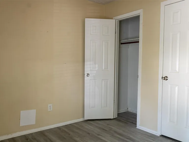 8215 Lone Bridge Ln — Photo 11
