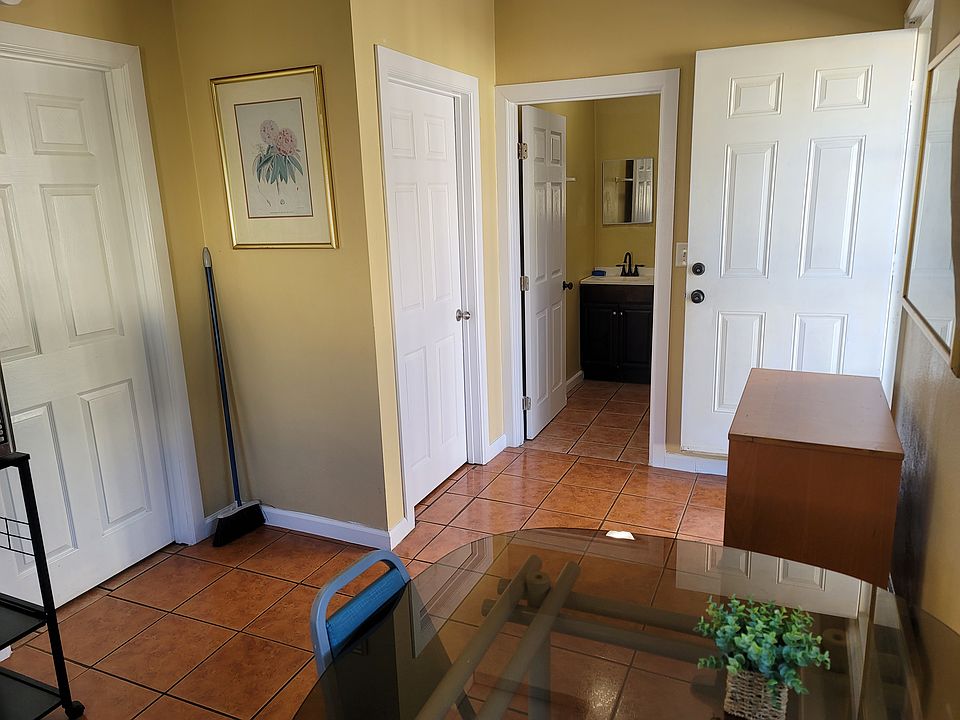1st image of 12877 1/2 Glenoaks Blvd Room A