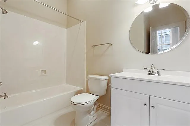 1122 Bordeaux St — Photo 4
