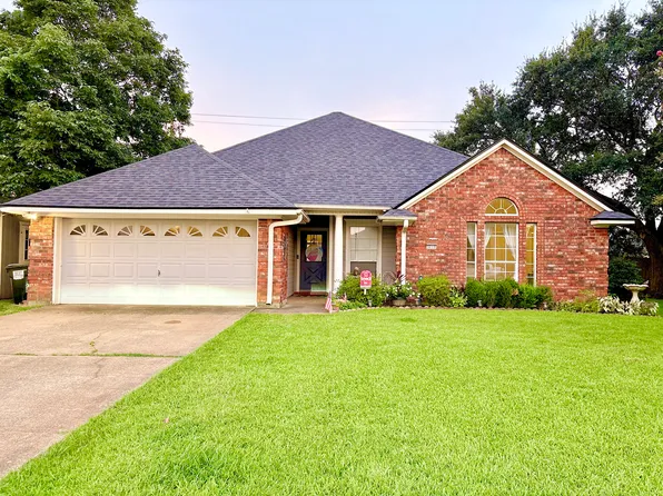 3210 Le Oaks Dr, Bossier City, LA 71111