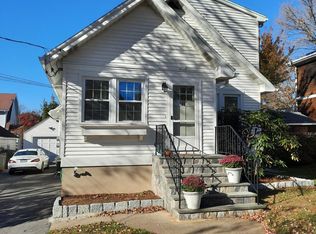 96 View St W, Greenwich, CT 06830