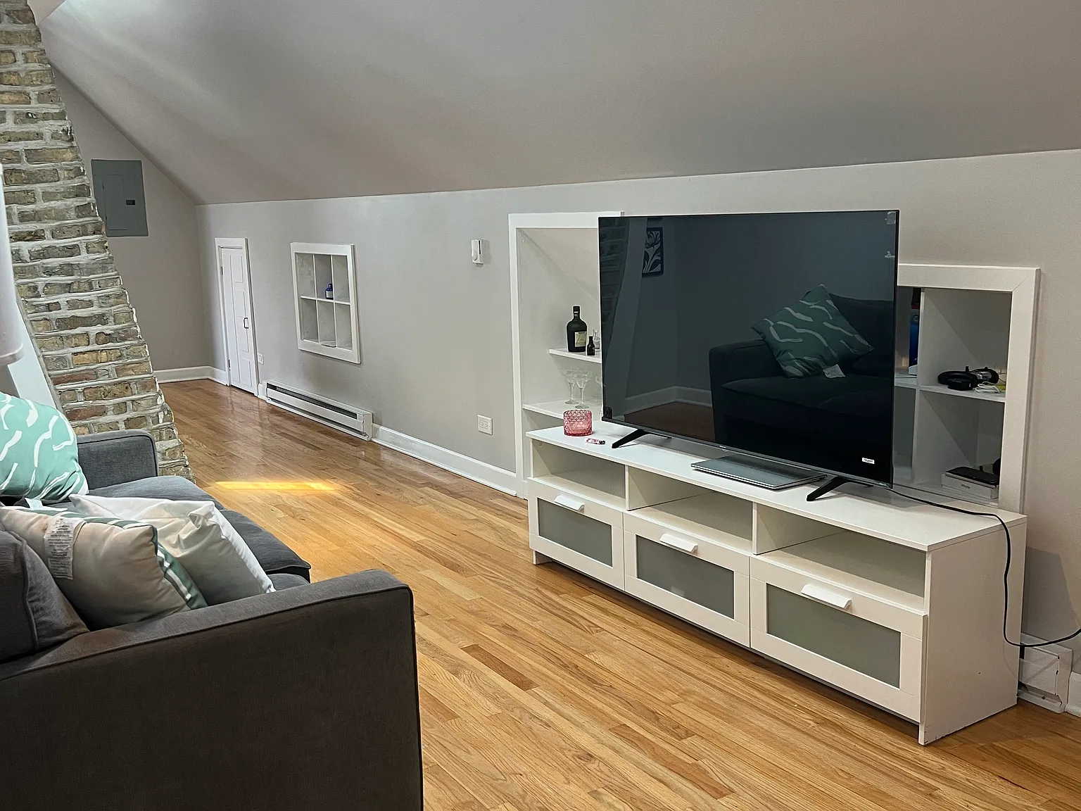 1 bed, 1200 sqft, $1,500 — Photo 2