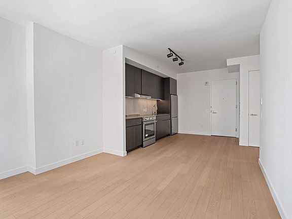 3rd image of 310 Livingston St APT 904