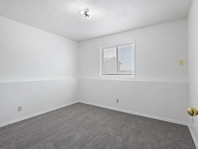 H2286UG — Photo 19