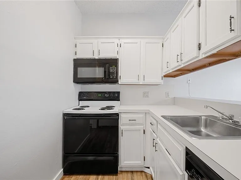 2210 Pearl St #205 — Photo 5