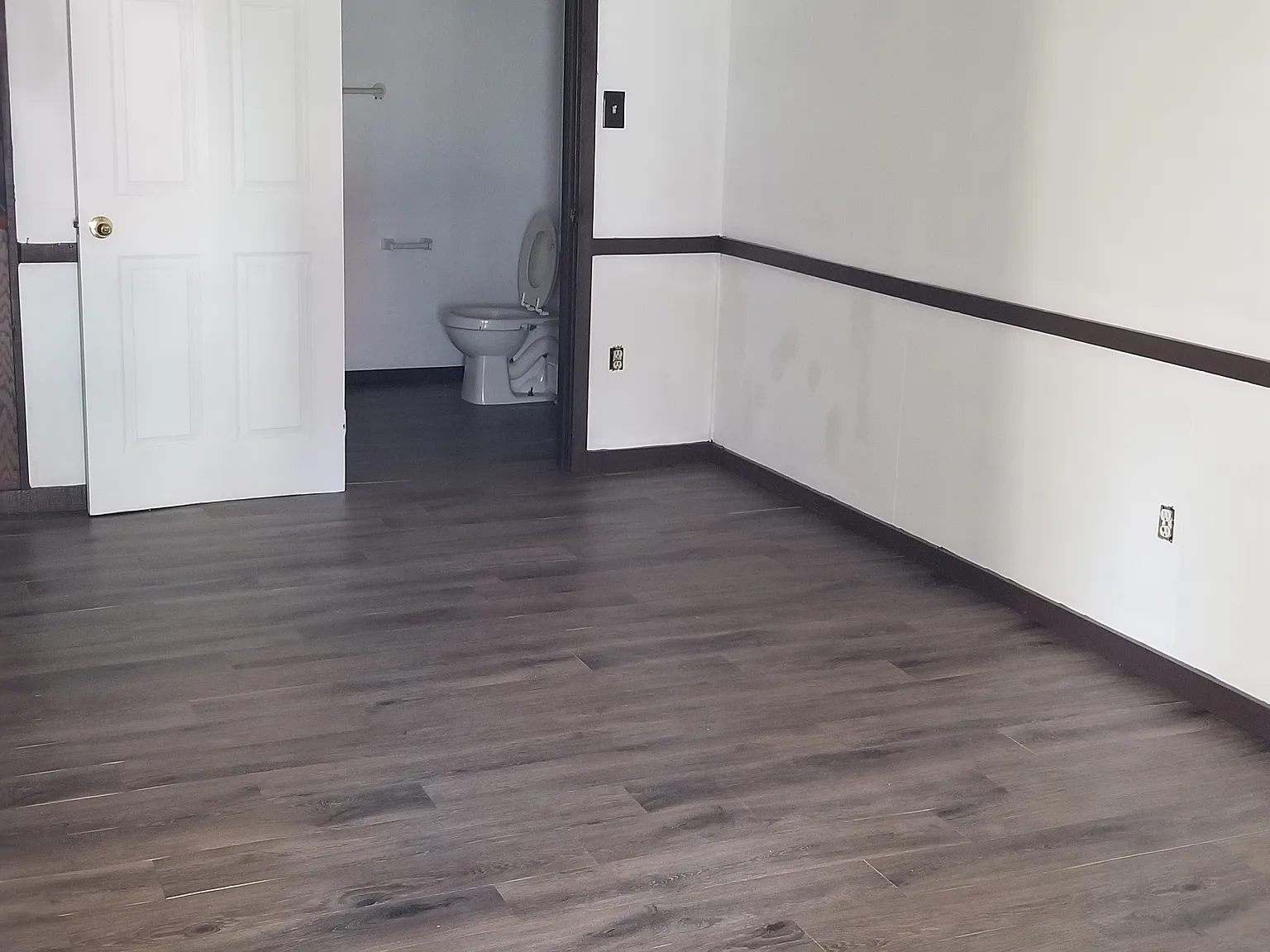 1 bed, 900 sqft, $895 — Photo 2