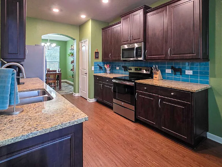 2025 Stubbs Dr — Photo 8