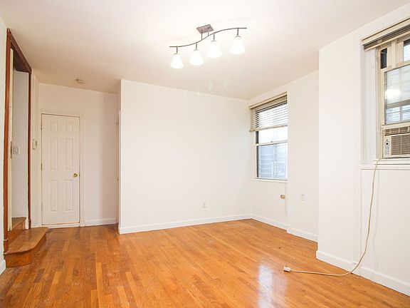 3rd image of 2168 35th St APT 1C