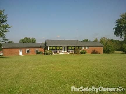 Wide open spaces!
						:
						Plenty of room for your friends and family.
