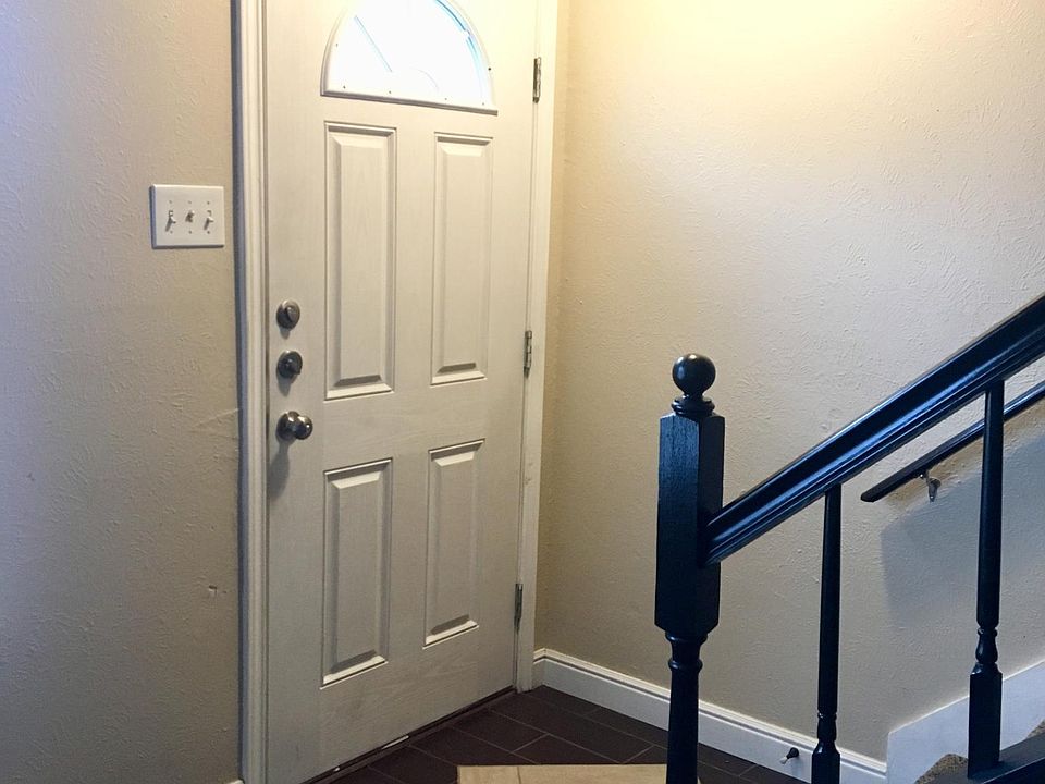 1st image of 107 Graystone Pl