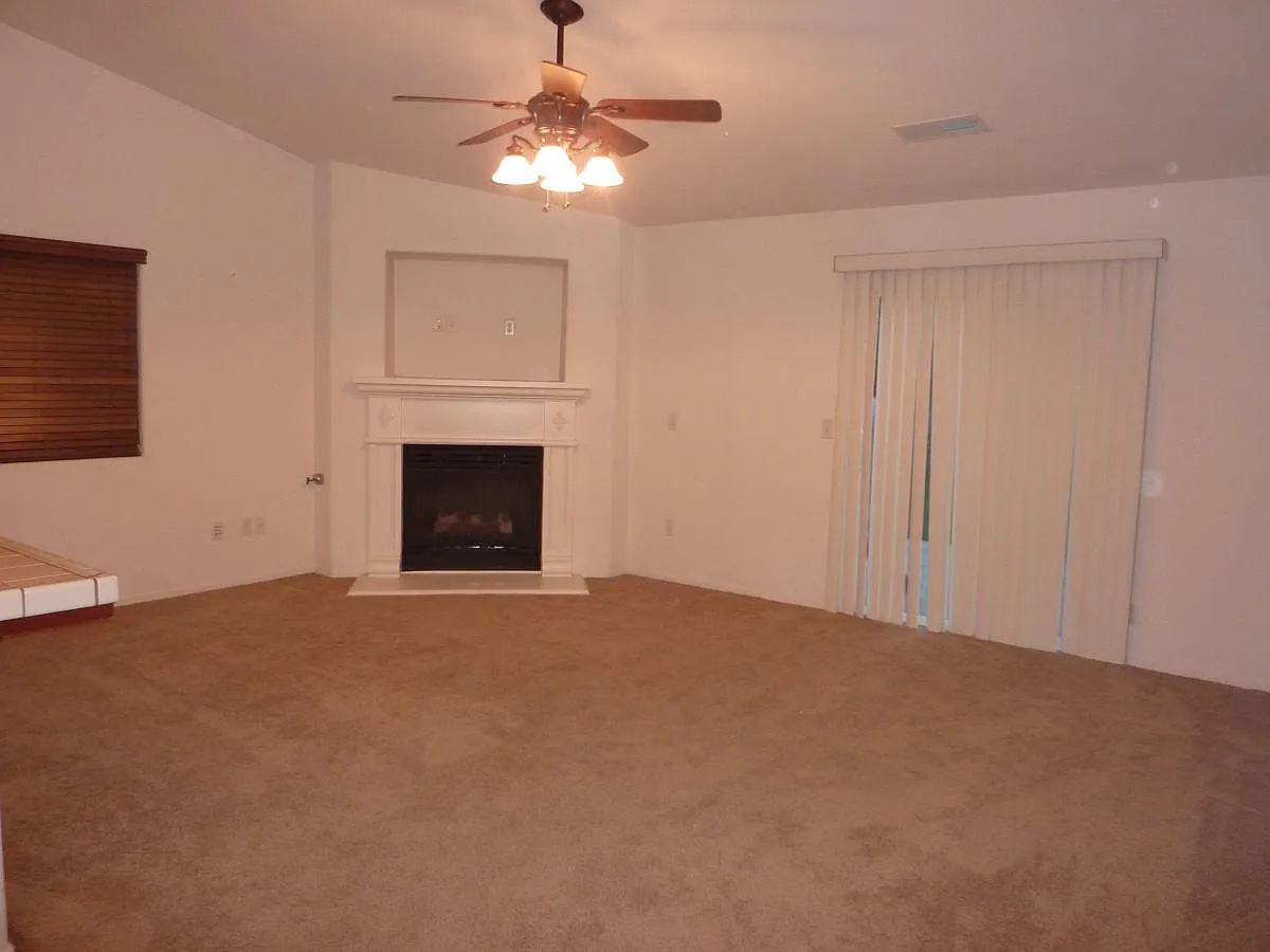 3 bed, 1448 sqft, $2,150 — Photo 4