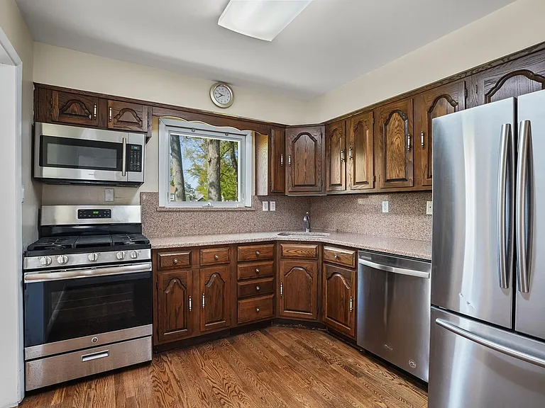 11 N Derby Rd — Photo 6