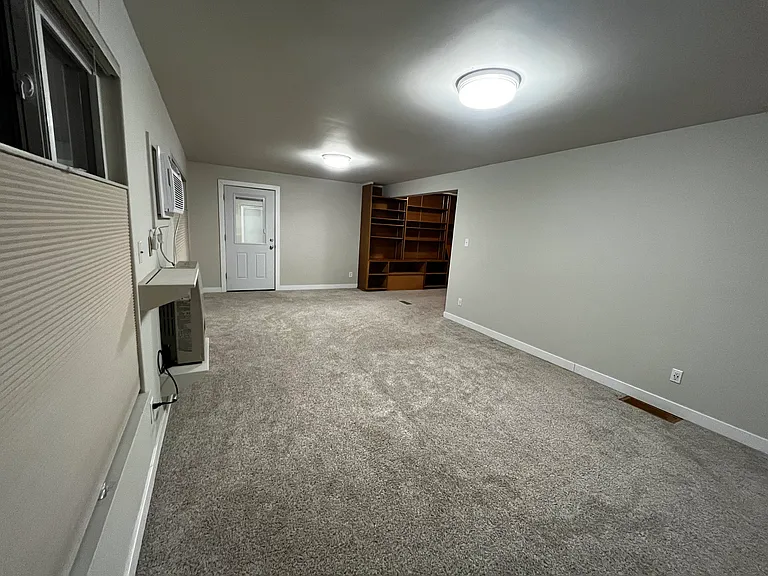 4895 Golden Ct — Photo 44