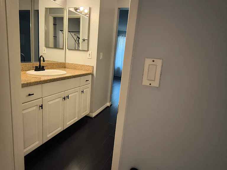 5530 Owensmouth Ave #233 — Photo 32