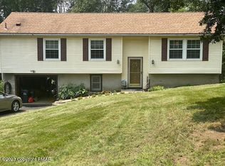 488 Bernadine Dr, Stroudsburg, PA 18360