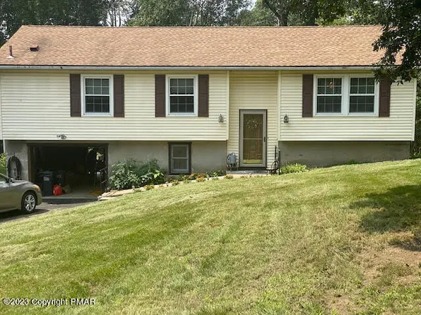 488 Bernadine Dr, Stroudsburg, PA 18360