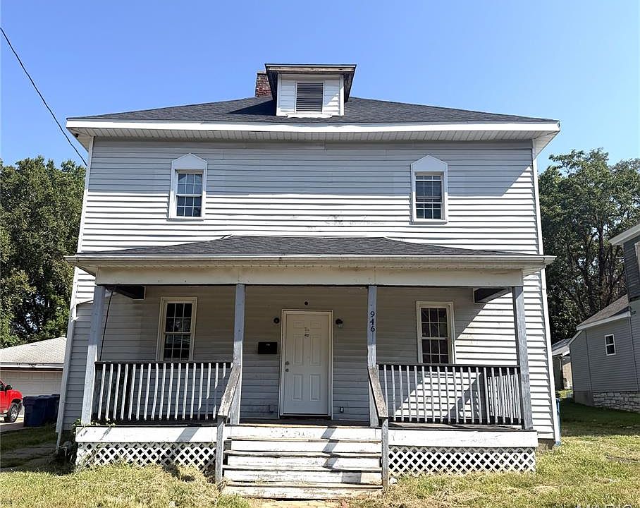 1st image of 946 Union St
