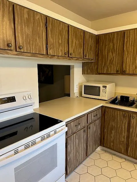 2 bed, 2.0 bath, 1000 sqft, $1,550 — Photo 4