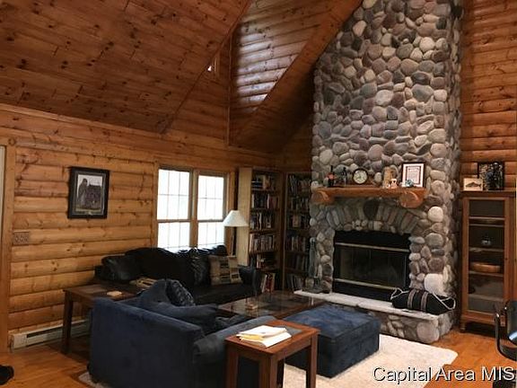 3rd image of 357 Charter Oak Pl