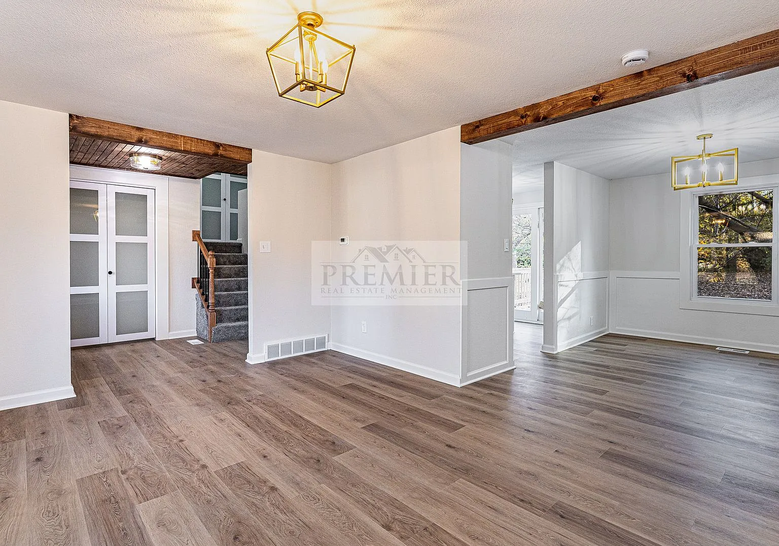 Beautiful Rehabbed home - 4 bed / 2 bath -9841 Melrose Drive Overland Park KS 66214 - Rent $3400 — Photo 4