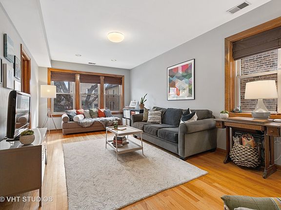 3rd image of 3134 N Clifton Ave APT 1E