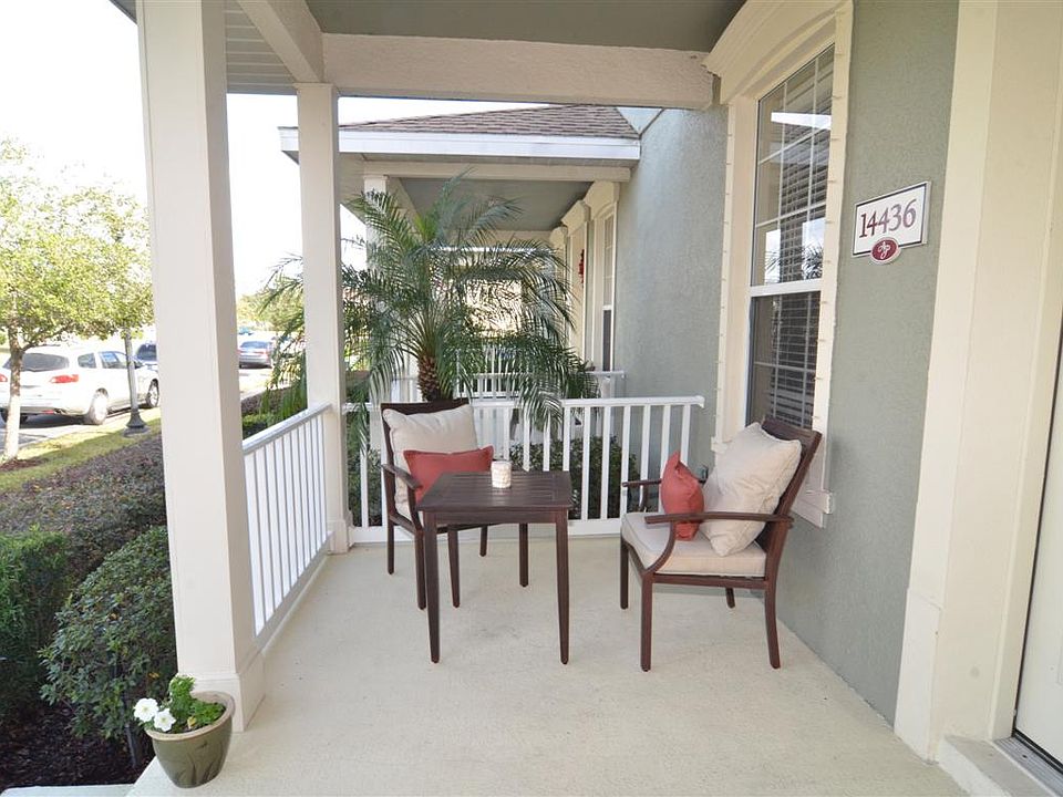 Rocking chair frt porch