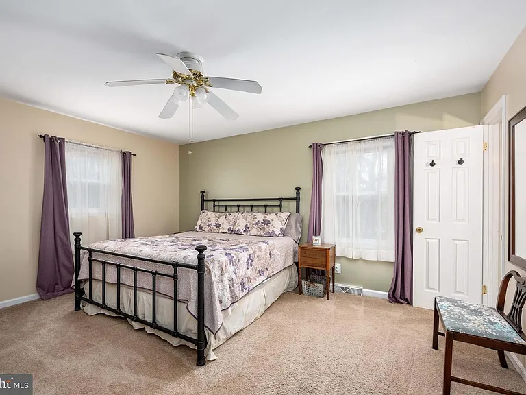 1705 Sherwood Dr — Photo 23