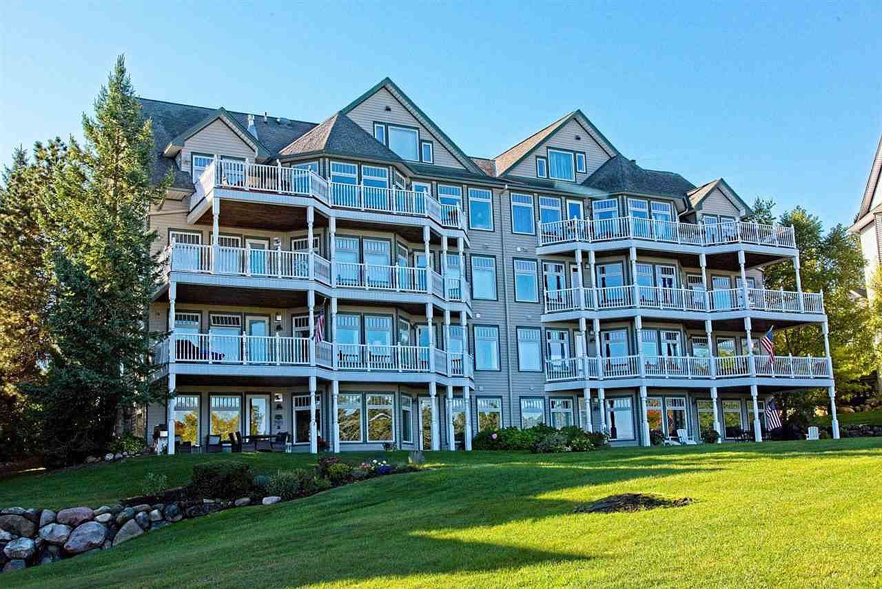 810 Maple Leaf Ln, Petoskey, MI 49770 Zillow