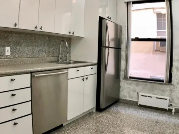 20-55 29th Street image 1 of 7