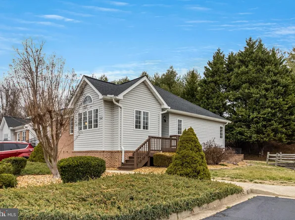 409 Westlake Blvd #42, Prince Frederick, MD 20678