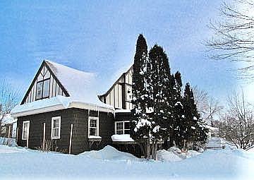 5th image of 517 Spear Ave