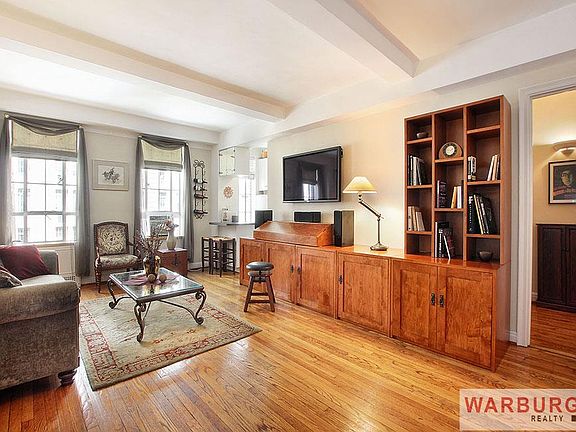 3rd image of 333 W 56th St APT 5L