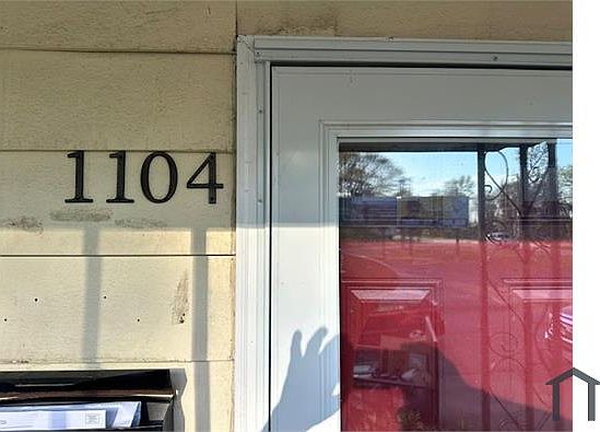 2nd image of 1104 S 2nd Ave