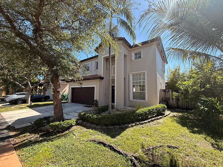 9002 SW 214th Ln — Photo 40
