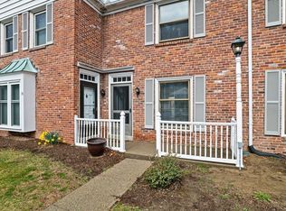 72 Yorktown Dr #72, Springfield, MA 01108