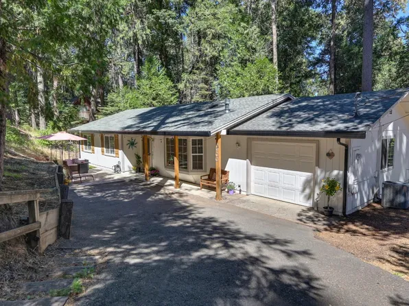 3900 Opal Trl, Pollock Pines, CA 95726