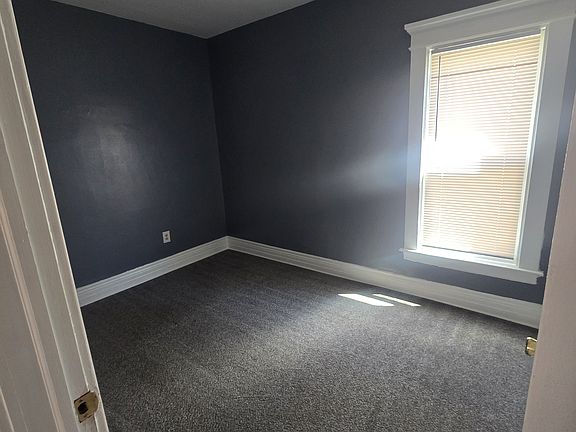 5th image of 821-23 W 21st St #823