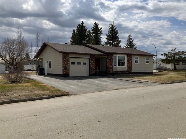 402 4th STREET W, Carrot River, SK S0E 0L0