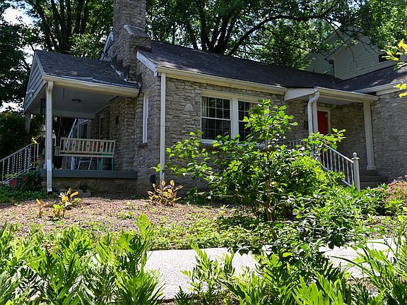3rd image of 4003 Auburn Ln