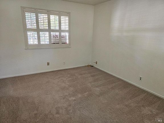 5th image of 157 Vineyard Circle