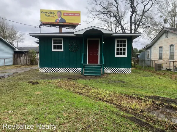 358 3rd Ave, Chickasaw, AL 36611