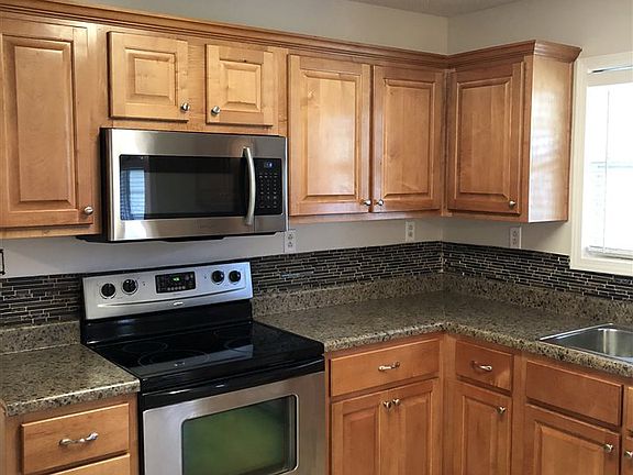 5th image of 114 E Lakeshore Dr