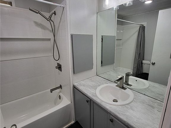 5th image of 3589 Wells Rd #34